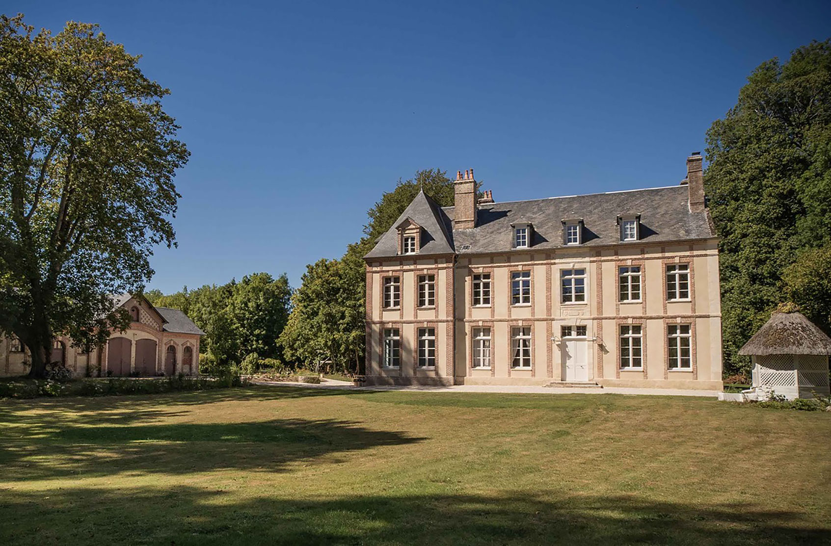 Transform Your Home: A Chateau DIY Approach Transform Your Home: A Chateau DIY Approach