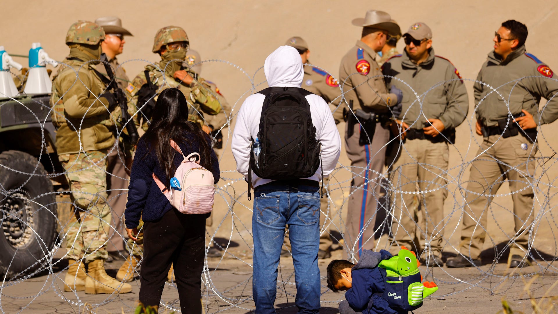 Trump Deportation Halt: Supreme Court's Wartime Law Decision Trump Deportation Halt: Supreme Court's Wartime Law Decision