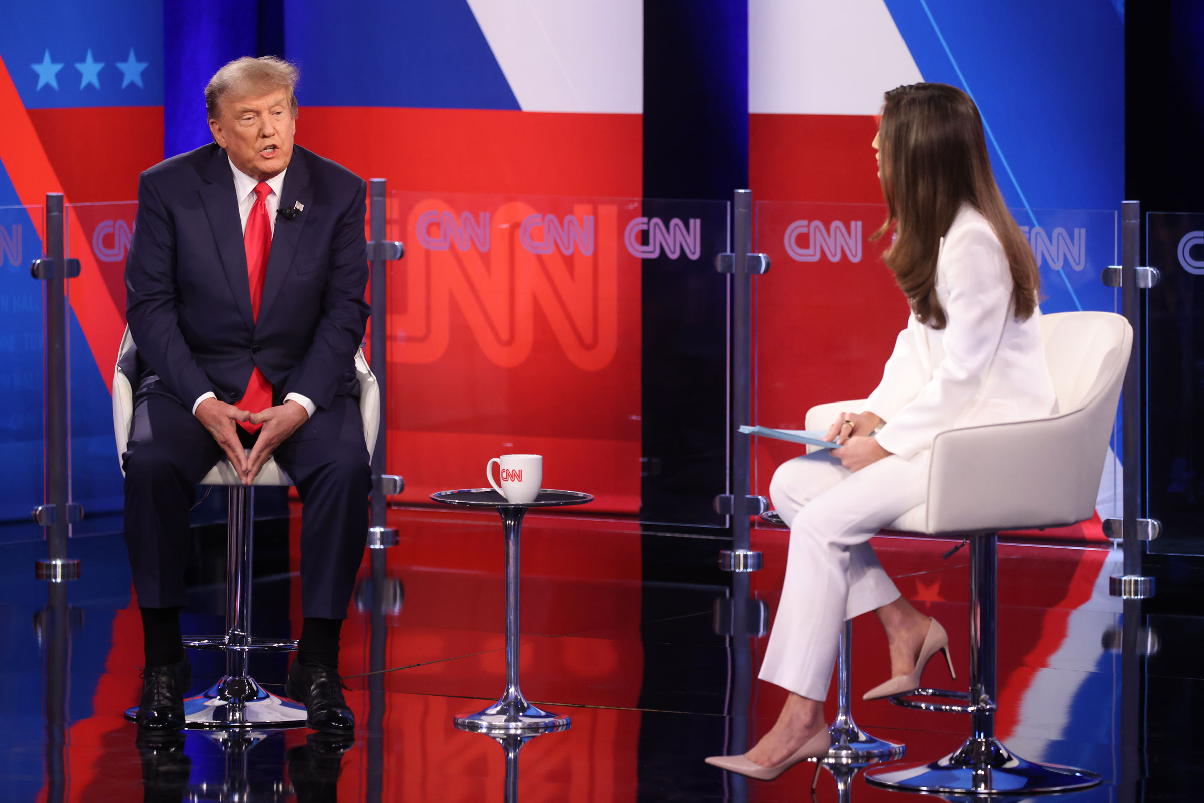 Trump Grants Pardon To Reality Show Couple Convicted Of Financial Crimes Trump Grants Pardon To Reality Show Couple Convicted Of Financial Crimes