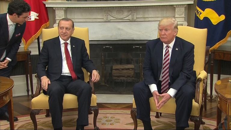 Trump'ın Ekonomik Politikaları Avrupa Merkez Bankası'nı Nasıl Endişelendiriyor? Trump'ın Ekonomik Politikaları Avrupa Merkez Bankası'nı Nasıl Endişelendiriyor?