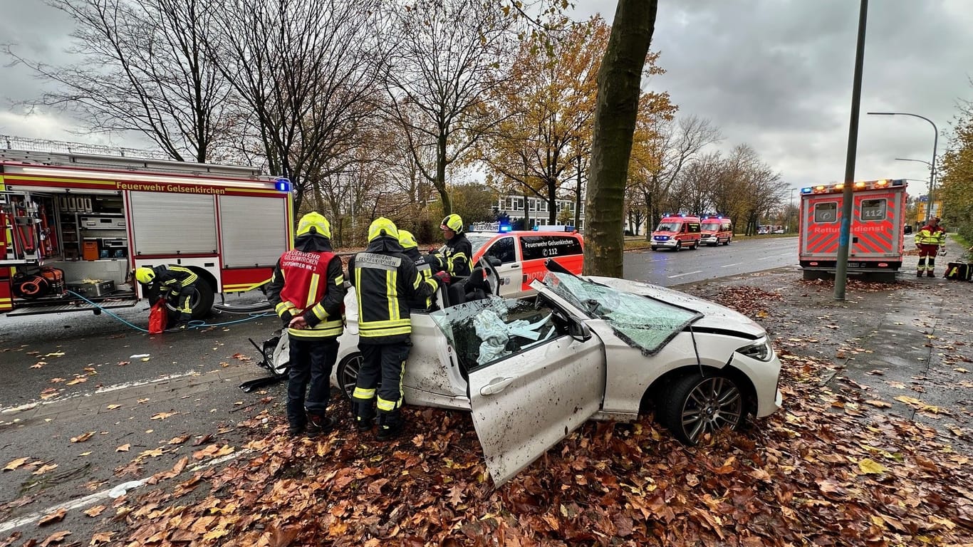Unfall In Stemwede: Auto Prallt Gegen Baum - Schwerverletzter In Bad Essen Unfall In Stemwede: Auto Prallt Gegen Baum - Schwerverletzter In Bad Essen