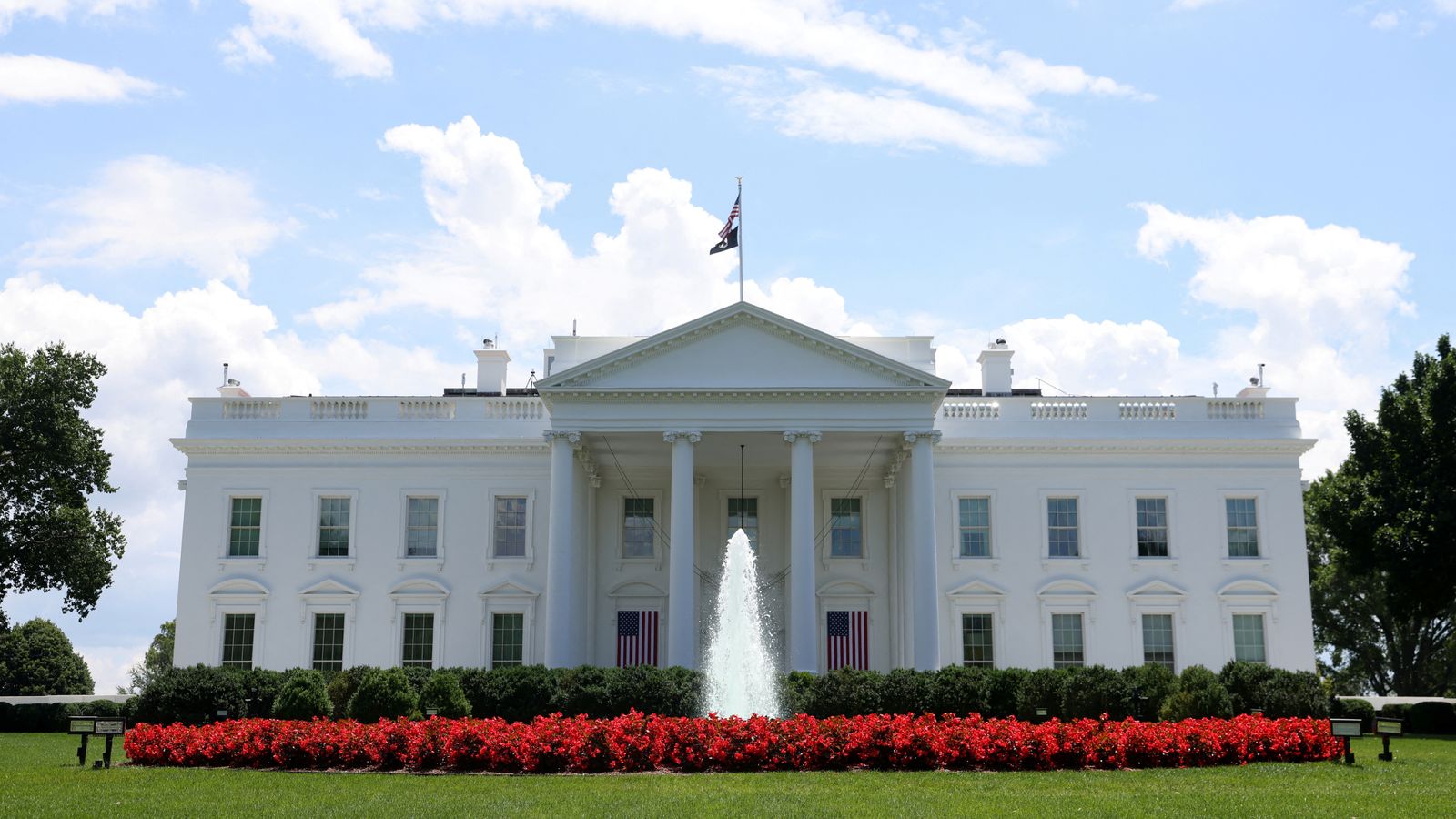 US Credit Rating Downgraded By Moody's: The White House's Response US Credit Rating Downgraded By Moody's: The White House's Response