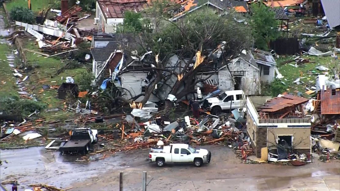 US Tornado Outbreak: 25 Fatalities, Significant Destruction In Midwest US Tornado Outbreak: 25 Fatalities, Significant Destruction In Midwest