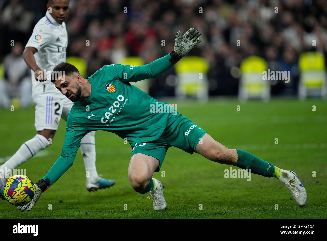 Valencia Stuns Real Madrid; Mamardashvili's Stellar Performance Leads The Way Valencia Stuns Real Madrid; Mamardashvili's Stellar Performance Leads The Way