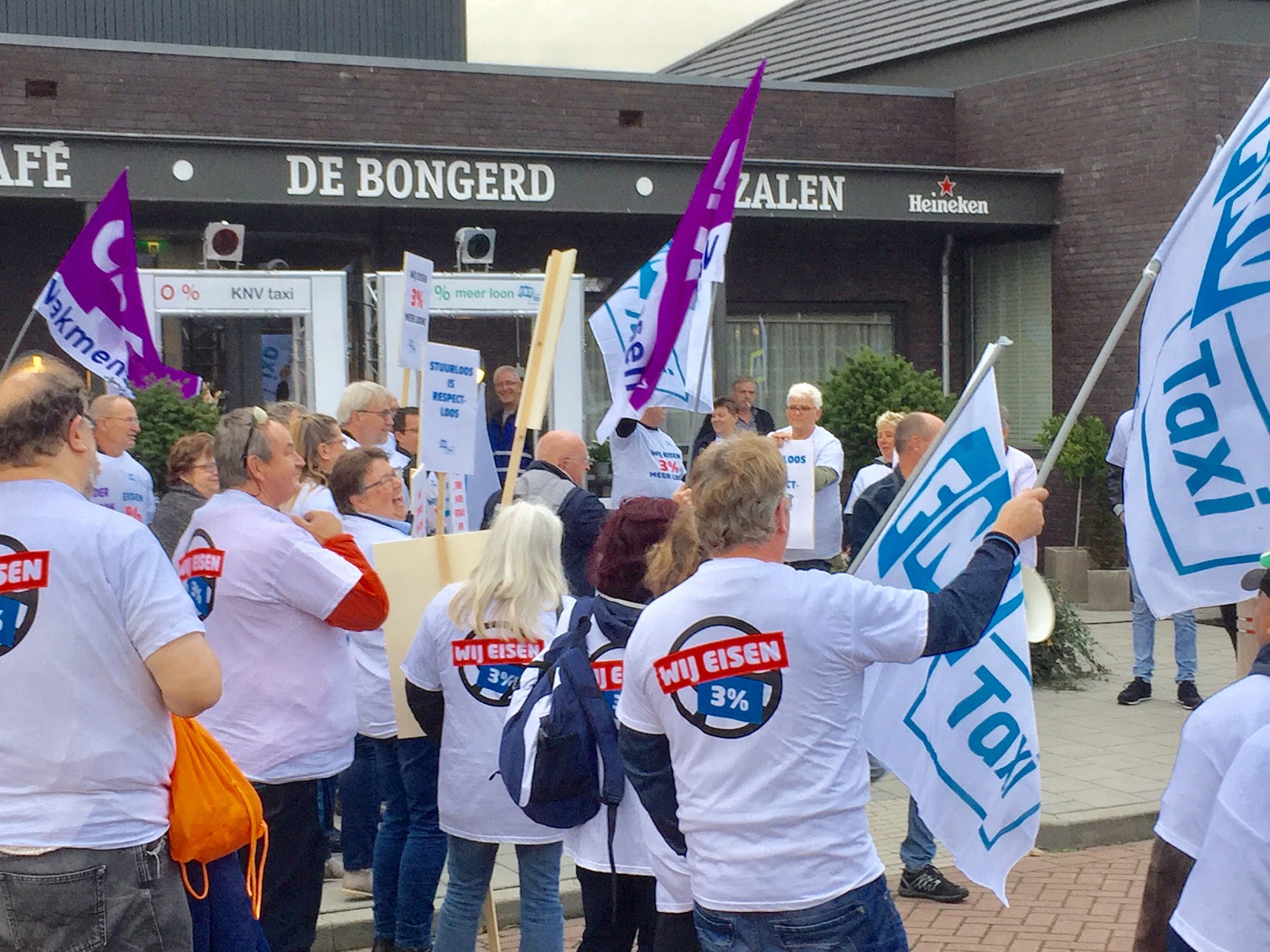 Venlose Parkeerplaats: FNV Signaleert Ernstige Chauffeursuitbuiting Venlose Parkeerplaats: FNV Signaleert Ernstige Chauffeursuitbuiting