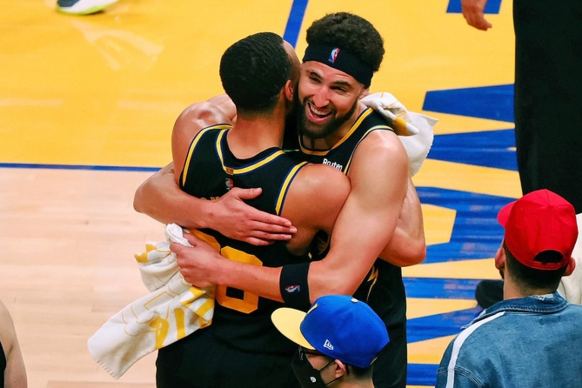 Warriors Coach Steve Kerr Optimistic About Stephen Curry's Return