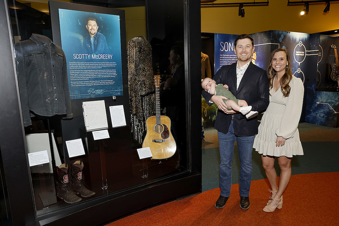 Watch Scotty McCreery's Son Pay Heartfelt Tribute To George Strait Watch Scotty McCreery's Son Pay Heartfelt Tribute To George Strait