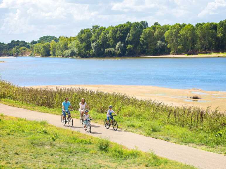 Week-end Vélo En Loire-Atlantique : Nantes, Vignoble Et Estuaire Week-end Vélo En Loire-Atlantique : Nantes, Vignoble Et Estuaire