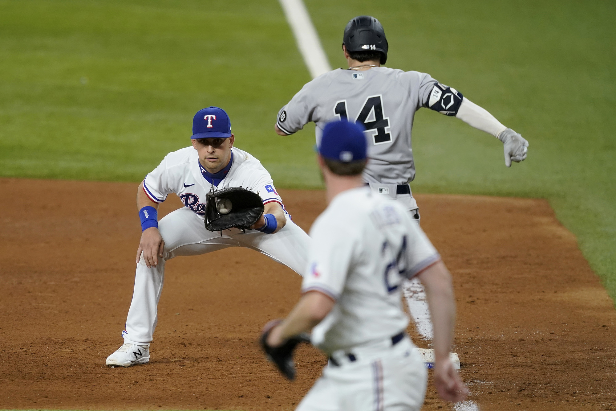 Yankees Rally Past [Opponent], Rodón Shuts Down [Opponent]'s Offense