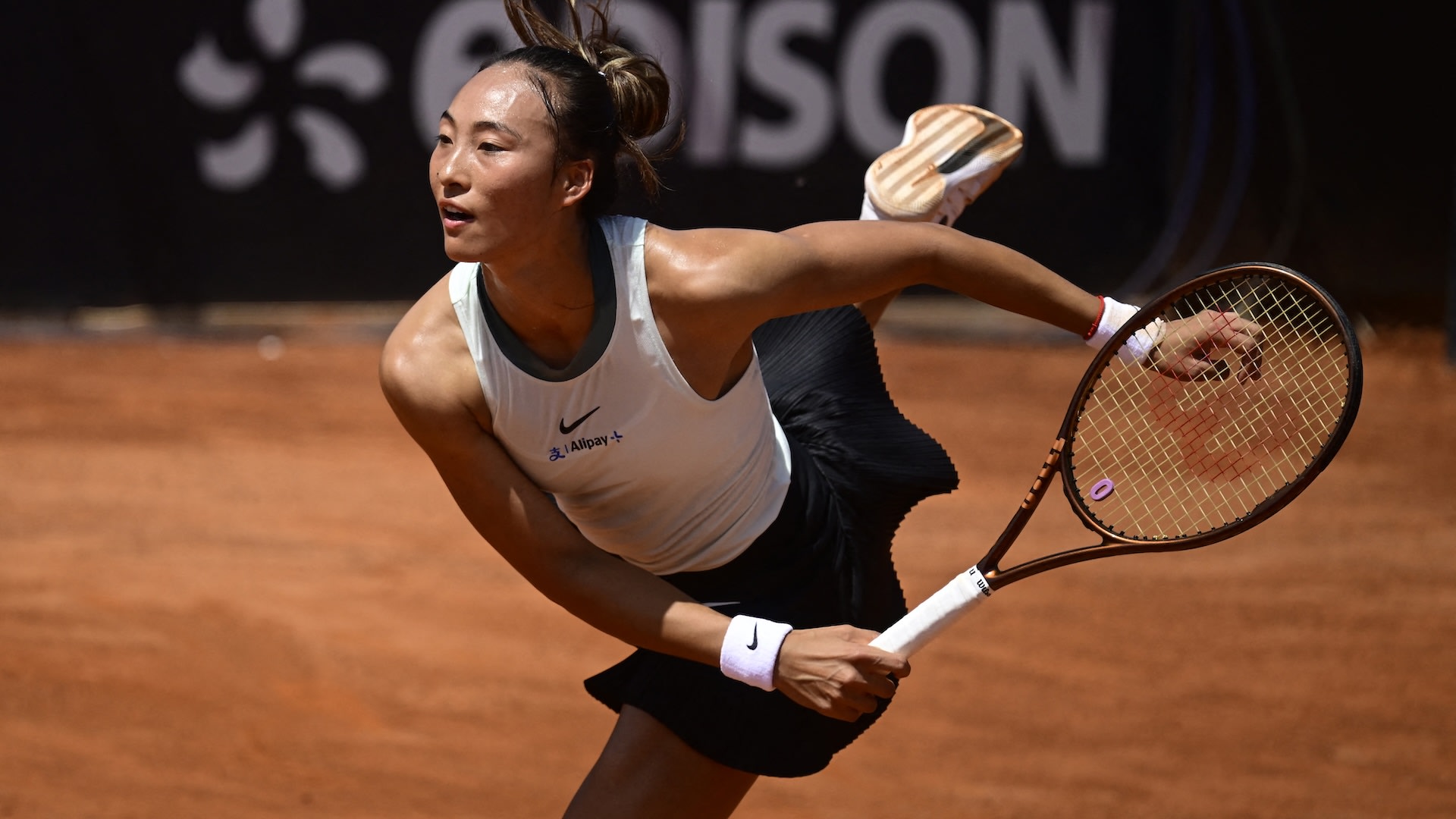 Zheng Qinwen's Path To The Rome Semifinals: A Victory Over Sabalenka Zheng Qinwen's Path To The Rome Semifinals: A Victory Over Sabalenka